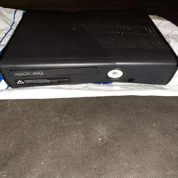 Vendo Xbox 360 Slim para repuesto