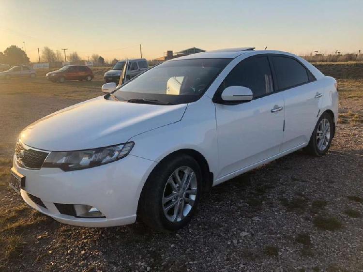 Vendo kia cerato 2012