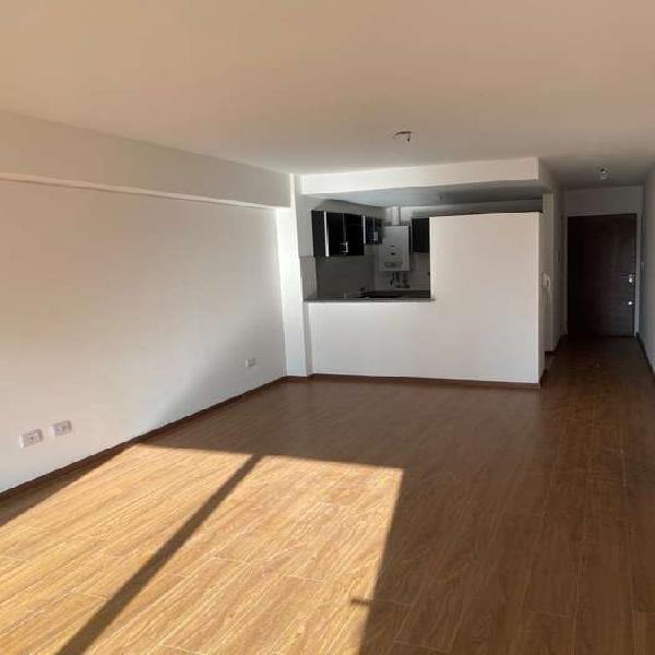 Venta de departamento de 2 dormitorios. Montevideo 596. A