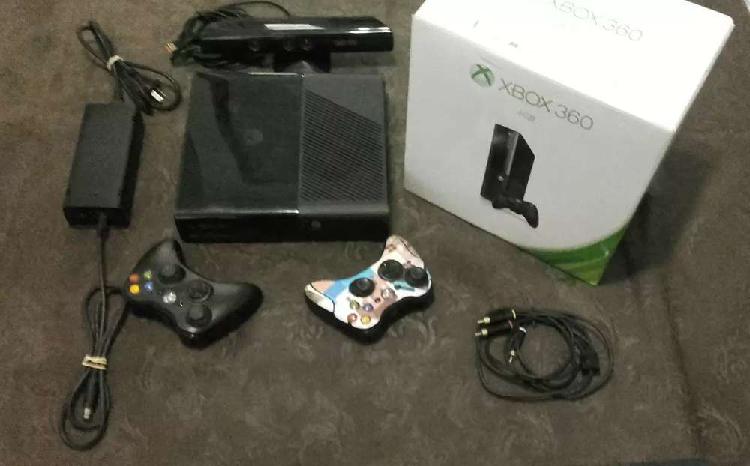 Xbox 360 - kinetic - 2 Joystick - 60 Juegos
