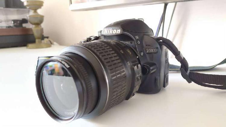 Cámara Reflex Nikon D3100 - Objetivos 18-55 + 55-200