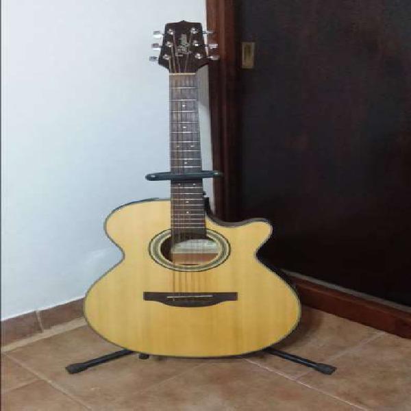 Guitarra TAKAMINE G-SERIES modelo GF15CE
