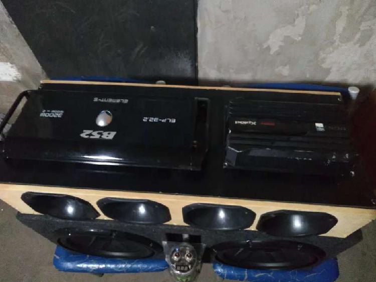 Vendo o permuto Audiocar por moto titán