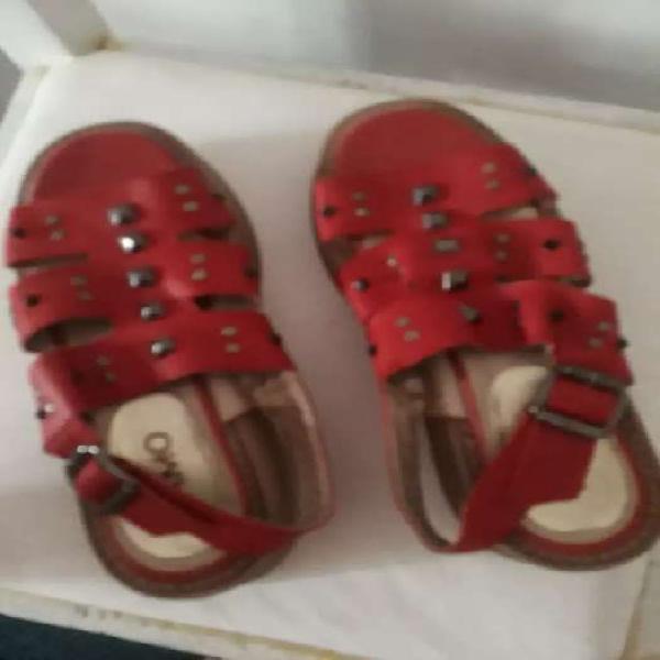 Vendo sandalia roja Viamo