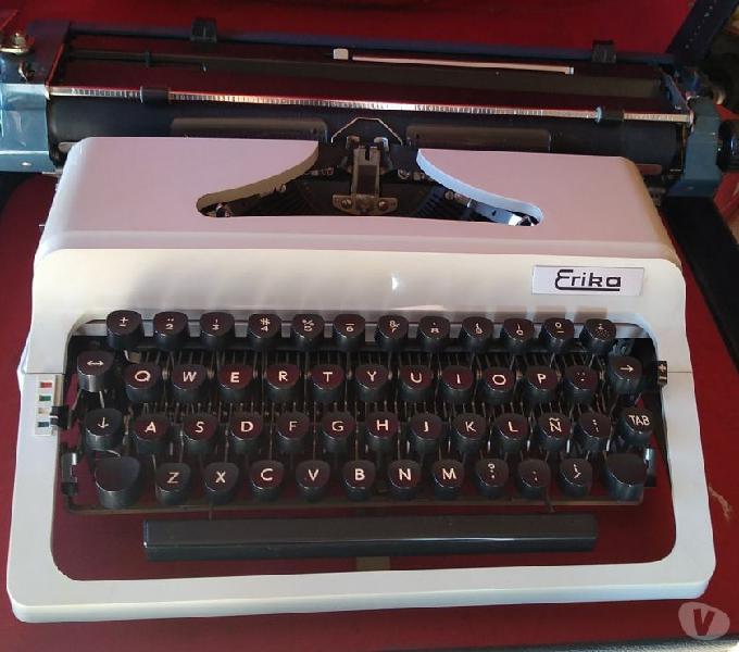 Maquina de escribir Erika en estuche