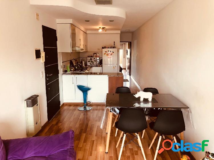 Se vende departamento un dormitorio con cochera zona