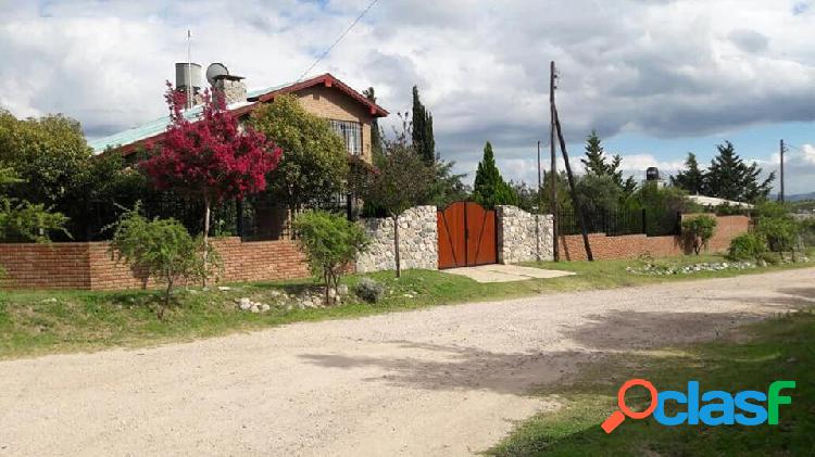 VENTA DE HERMOSA CASA EN CAPILLA DEL MONTE -CORDOBA