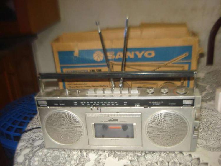 Radiograbador Sanyo M7500f Am/fm De Los 80s En Caja No Envio