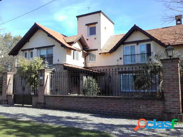 CASA EN VENTA EN LOMAS DE SAN ISIDRO