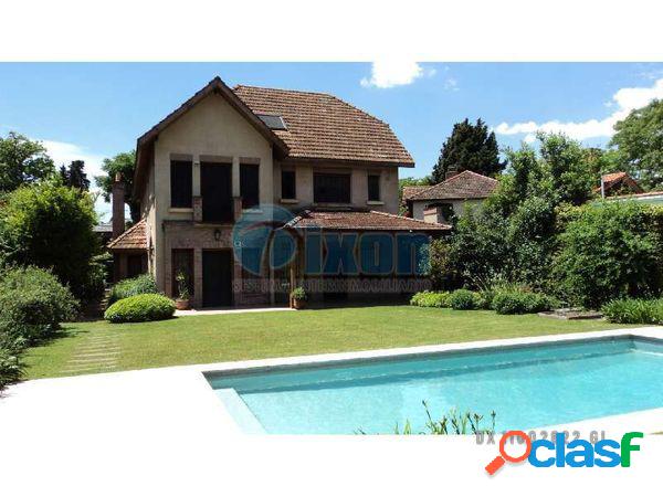 Casa en Venta. 4 Dor. 850 M2. 550 M2 Cub.