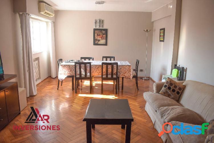 EN VENTA DEPARTAMENTO DE DOS DORMITORIOS - AMPLIO Y LUMINOSO