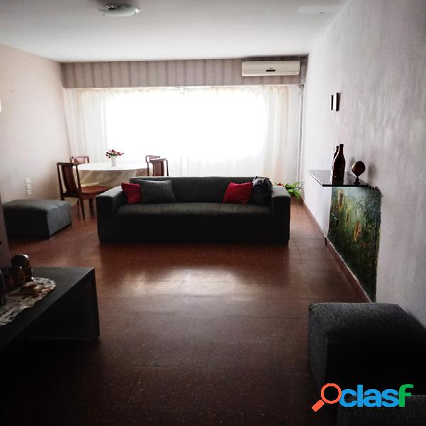 En venta 4 ambientes en Floresta con Renta