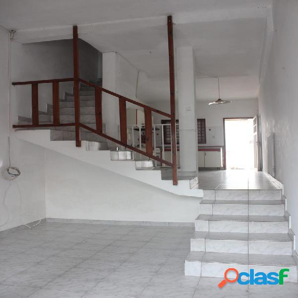 En venta Duplex ubicado en calle Candiotti esquina Av