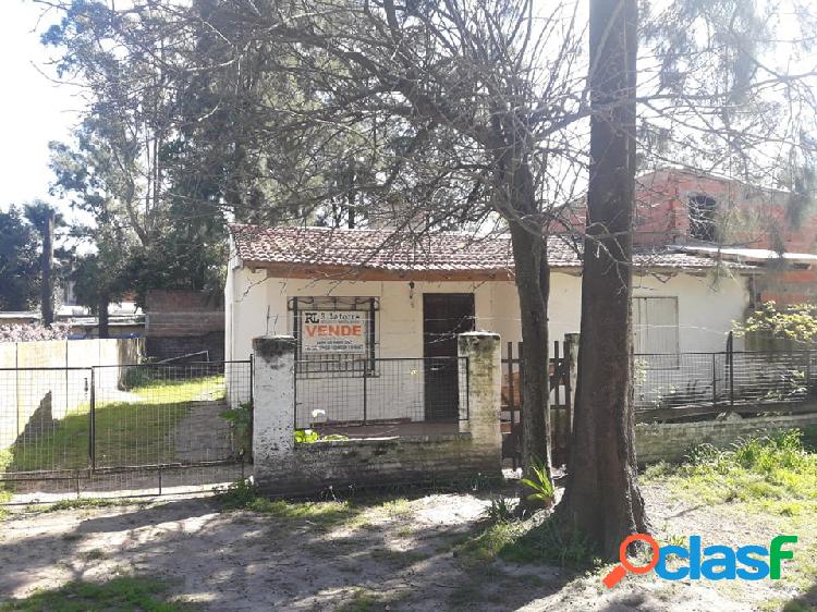 LATORRE PROP. VENDE CASA DE 3 AMB + DEPTO DE 1 AMB CON