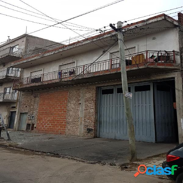 VENTA. Casa Multifamiliar. Con Galpón / Depósito en PB.