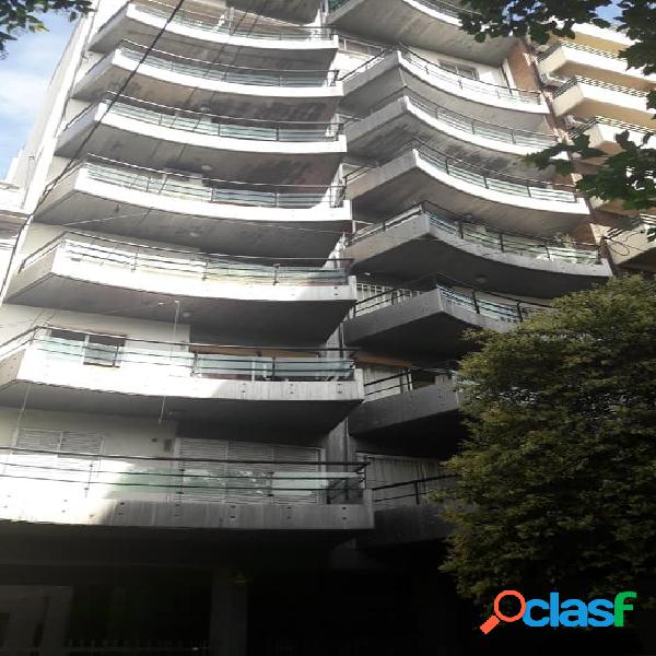 VENTA DEPTO 1 DORM AL FRENTE CON BALCON (PTE ROCA 400)
