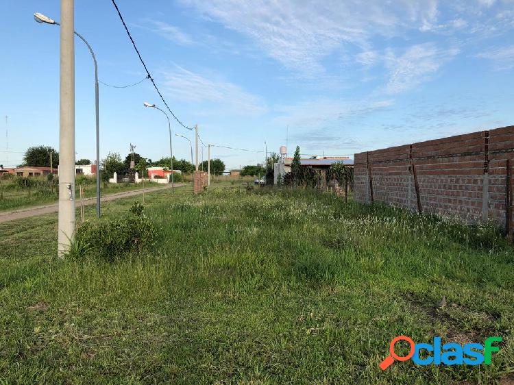 VENTA - LOTE DE ESQUINA - LOS TRONCALES DEL SUR - SOBRE RUTA