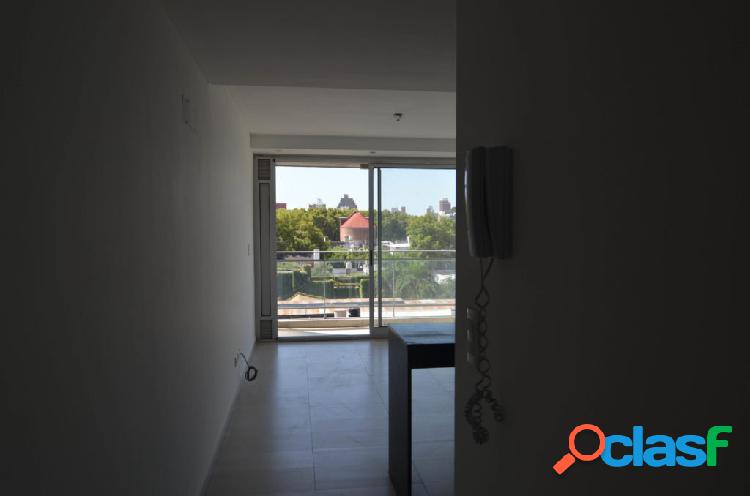 VENTA MONOAMBIENTE 39M2 - RECICLADO A NUEVO!! CON BALCÓN -