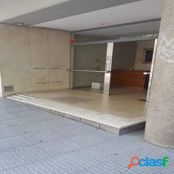 Hermoso departamento de 3 ambientes al frente con balcón