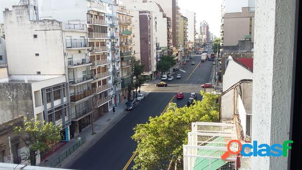 SEMIPISO DE 2 AMBS CON BALCÓN A LA CALLE!! SUBTE A-E