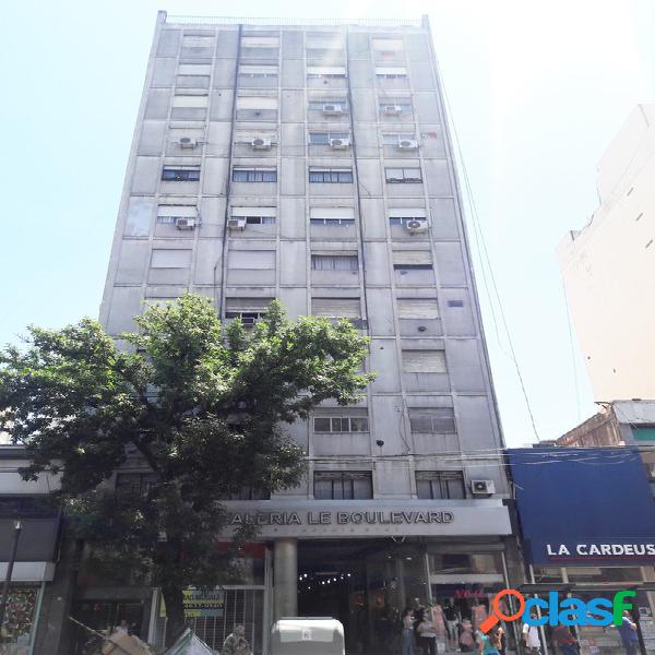 Departamento 3 amb. - 2 dorm. sobre Avda. Rivadavia - Flores