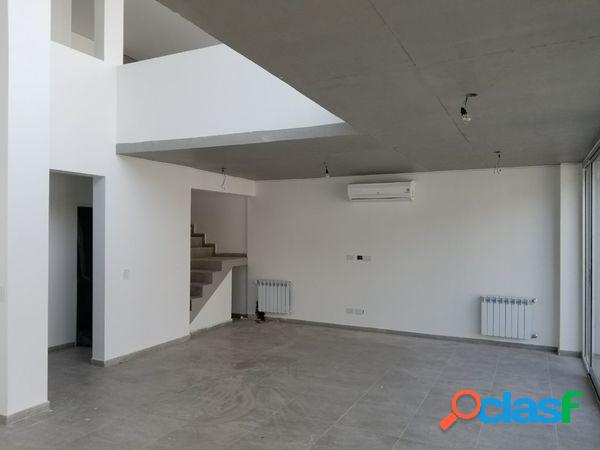 Duplex de 2 ambientes con 2 terrazas y cochera fija