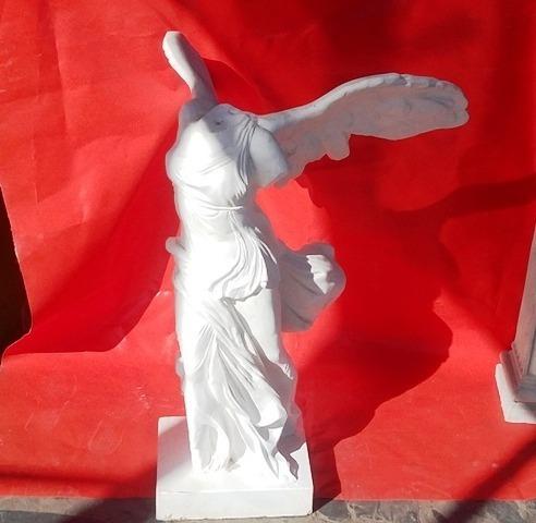 Escultura Estatua De Cemento Victoria De Samotracia