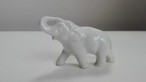 Figura En Porcelana Tipo Capodimonte Elefante