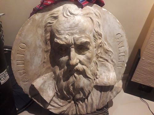 Imponente Escultura De Galileo Galilei En Yeso