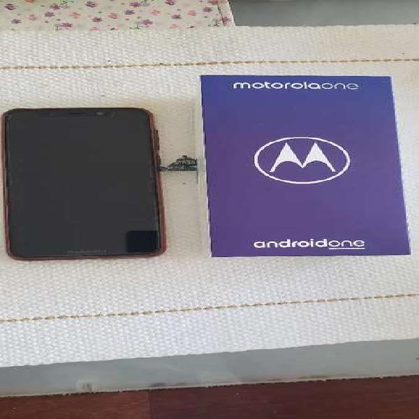 Motorola Moto one 64gb anda perfecto, muy poco uso con