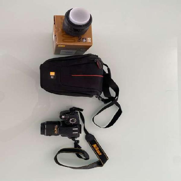 Nikon D3200 - Incluye accesorios y lentes 18-55mm y 55-200mm