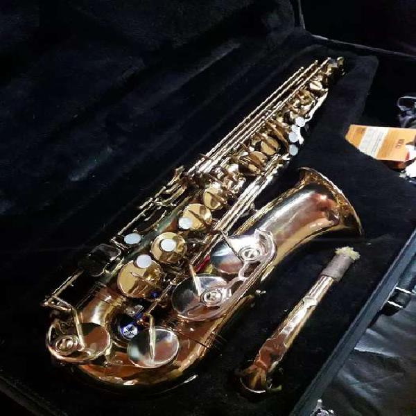 Saxofón Alto Júpiter Jas 567