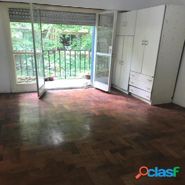 ORO 2500 - 1 AMB AL FTE C/BALCÓN - COCINA C/LAV - MUY