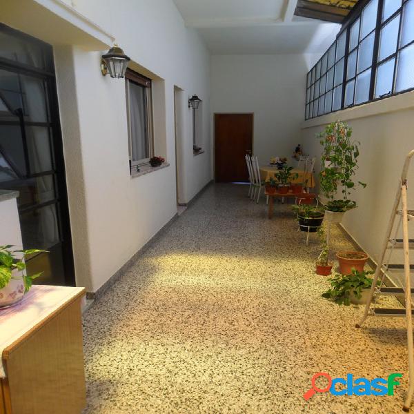 PH 150M2 - 4 AMBIENTES - 2 BAÑOS - PATIO CUBIERTO Y