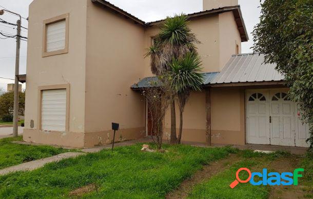 Venta de casa amplia en Barrio Parque