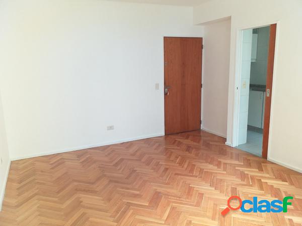 HERMOSO 3 AMBIENTES - CFTE - BALCÓN C/CERRAMIENTO -