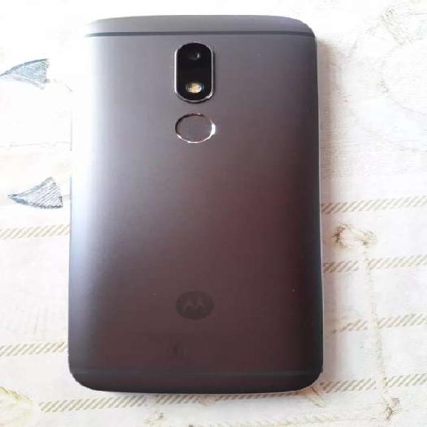 Vendo celular Moto M