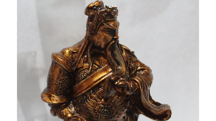 Estatua de guerrero chino de 23 cm de alto, $ 180