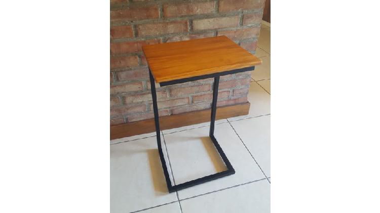 Mesa de arrime para computadora