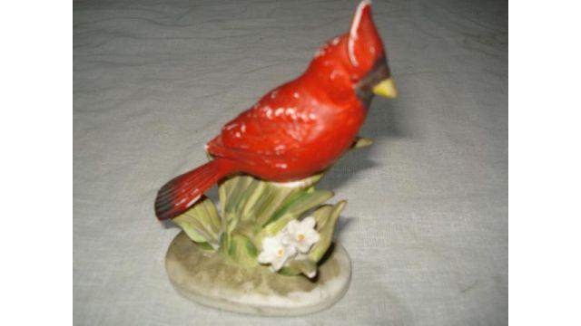 cardenal de cerámica hermoso