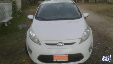 Vendo Ford Fiesta kinetic 2012 c/GNC