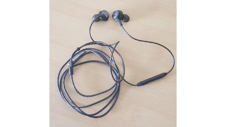 Auriculares con cable