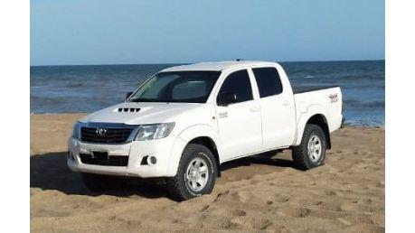 TOYOTA HILUX SR. DOBLE CABINA 4X4. MODELO 2013. 120.000KM.