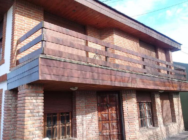 CHALET 6 AMB. BESTOSO 1400