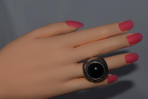 Indiastyle Anillo Cromado Con Simil Piedra Negra Promo