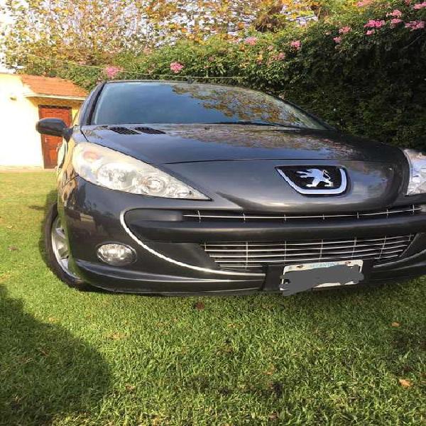 Peugeot 207 compact en perfecto estado