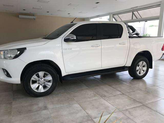 TOYOTA HILUX 4X2 SRV 2017 (IMPECABLE )