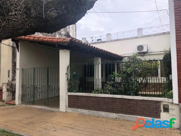 VENTA PH EN EXCELENTE UBICACION, 4 AMBIENTES CON COCHERA Y