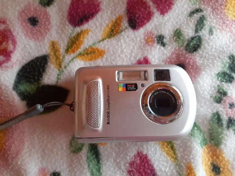 Vendo cámara digital Kodak easyshare C300