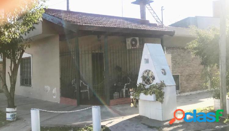 Villa Luzuriaga, esquina 3 amb, Ref 806 Norberto Vittorio